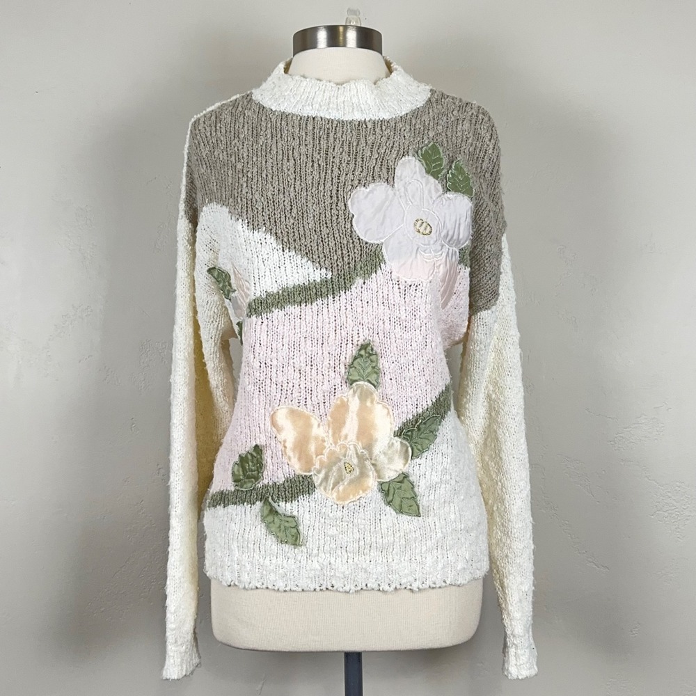 Vintage Cottagecore Floral Applique Pullover Sweater Sz Medium Chunky Knit Ivory
